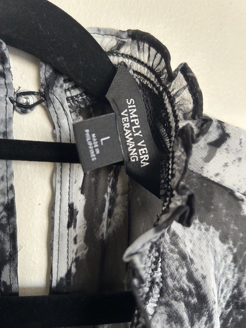 SIMPLY VERA BY VERA WANG (Category: Dresses) located in Manila. Submitted by shaun_diaz (Listing ID 1469779475, Image 2). Description: .