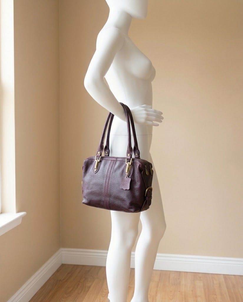 SINGAPORE PURPLE LEATHER BAG medium (Category: Shoulder Bags) located in Marikina City. Submitted by minimalistmanila (Listing ID 1469861711, Image 1). Description: Imported new purple leather bag with 2 compartments. Medium size. Purchased in a bag fair in Singapore for 100 SGD or P4,200. Order now! .