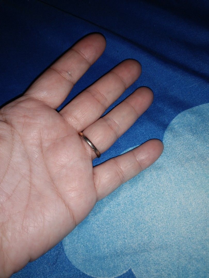 Size 8 butterfly ring (Category: Rings) located in Quezon City. Submitted by eidorableshop (Listing ID 1469771434, Image 2). Description: .