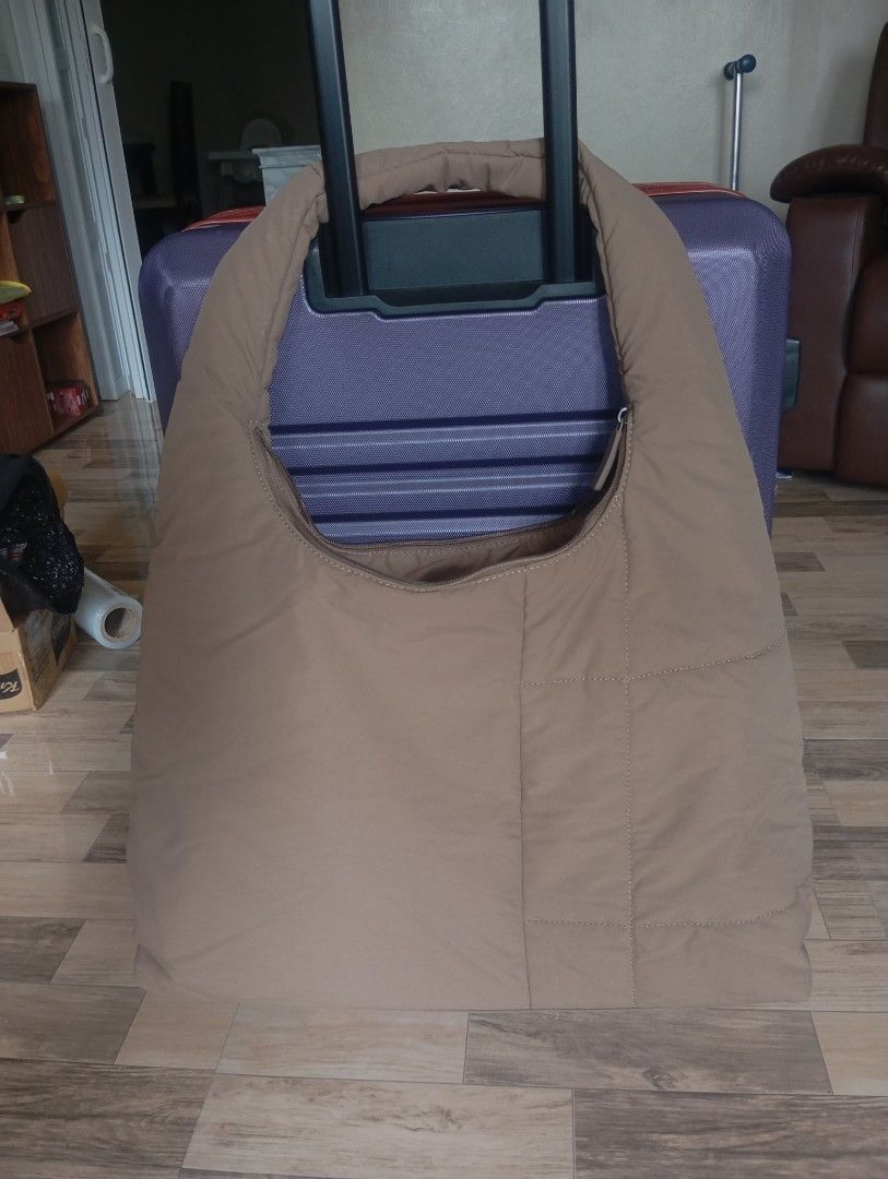 Slouch Gym Bag (Category: Shoulder Bags) located in Binangonan. Submitted by lalamo_collection (Listing ID 1469782189, Image 1). Description: Features Nylon Recycled polyester lining Internal divider for laptop Ideal gym and carry-on bag Shoulder bag Large size: 49cm x 32cm x 13cm.