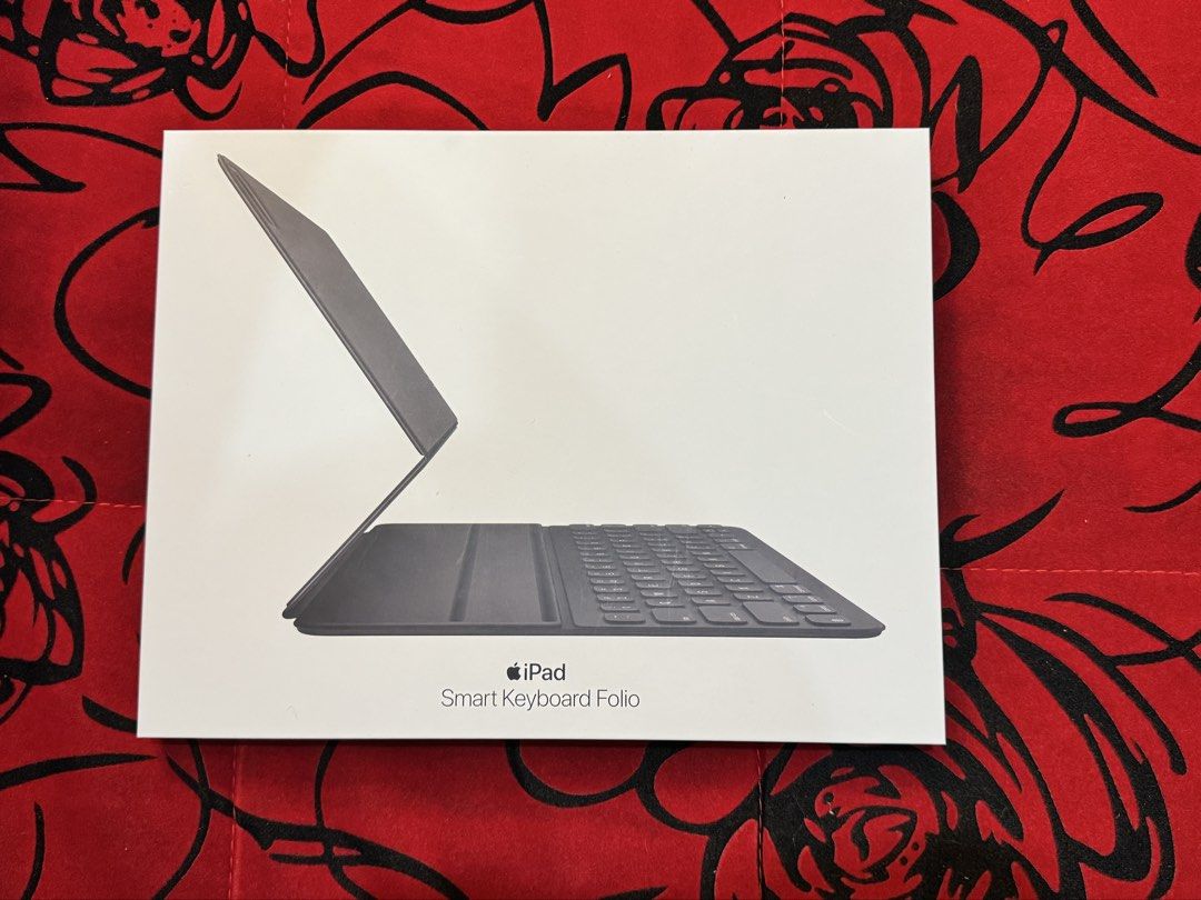 Smart Folio Keyboard (Ipad Pro 13 inch comaptible) (Category: Computer Keyboard) located in Manila. Submitted by kayeeeeeee_ (Listing ID 1469865079, Image 1). Description: .