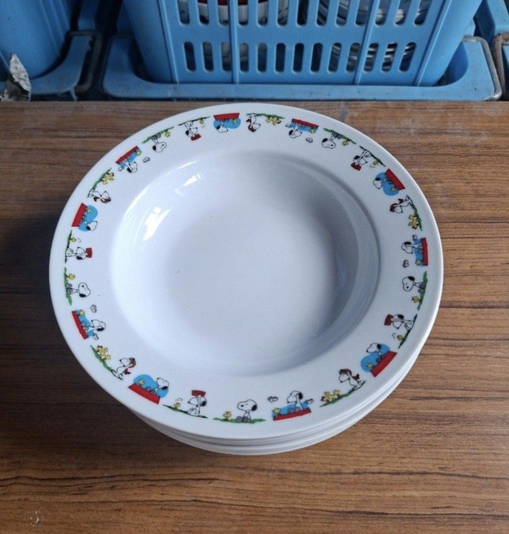 Snoopy Shallow Bowl (Category: Dinnerware & Cutlery) located in Consolacion. Submitted by luxekerei (Listing ID 1469886846, Image 3). Description: .