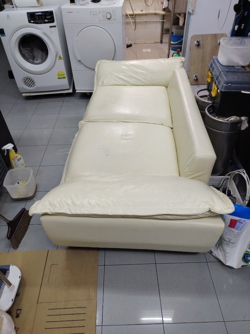 Sofa (Category: Sofas) located in Singapore. Submitted by jackiemover (Listing ID 1469870970, Image 3). Description: Interested call whatApp 90211811 for fast deal View at 61 kaki bukit ave 1 #03-27A Sg417943 Shun Li industrial Park Deliver can be arrange add charge.