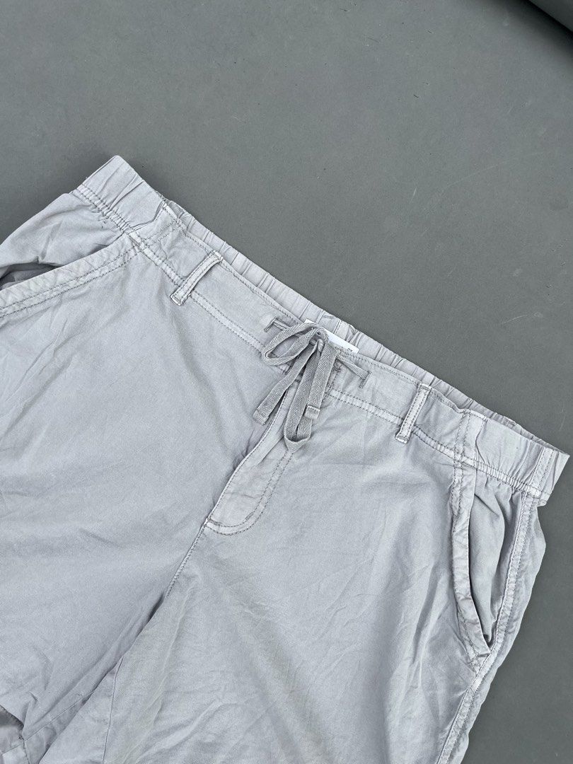 SONOMA WALKSHORT (Category: Shorts) located in Quezon City. Submitted by kentstuff (Listing ID 1469904705, Image 3). Description: SONOMA Waist: 38-42 Length: 17 Leg opening: 14 Condition: Excellent CR: 9/10 Issue: ❌ DISCLAIMER: This is a thrifted item. All brands, logos, and trademarks belong to their rightful owners. We’re here to rehome great pieces — no brand affiliation intended.