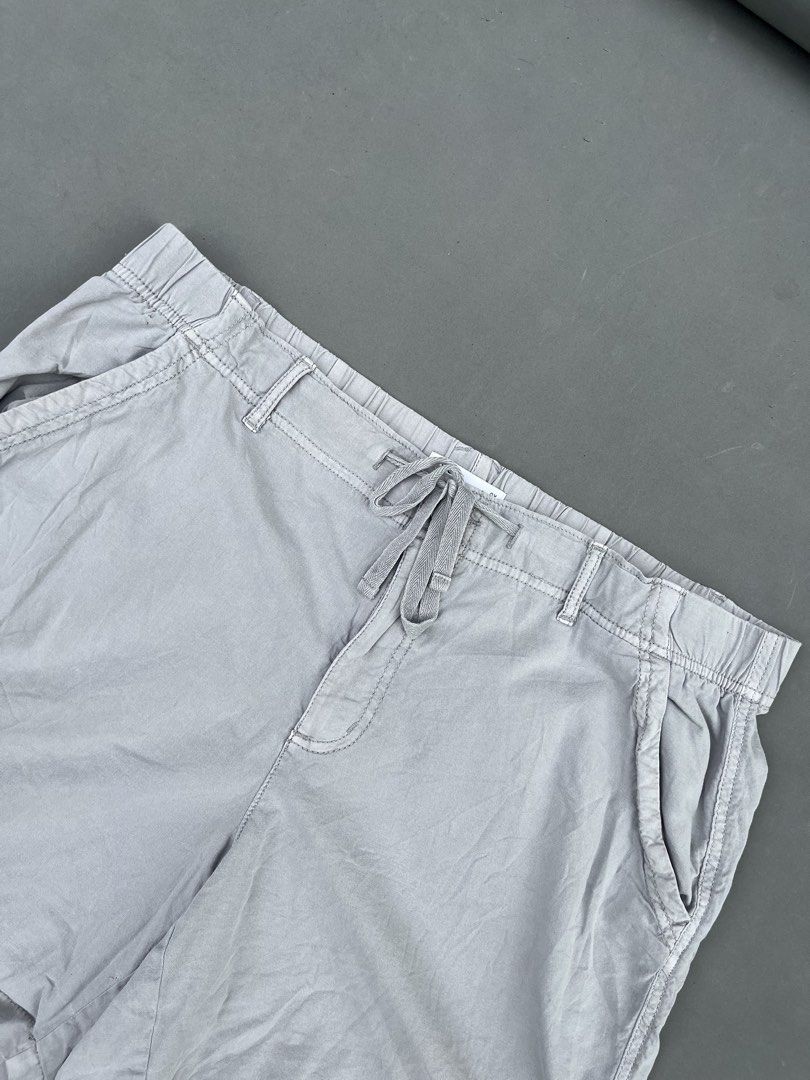 SONOMA WALKSHORT (Category: Shorts) located in Quezon City. Submitted by kentstuff (Listing ID 1469904705, Image 2). Description: SONOMA Waist: 38-42 Length: 17 Leg opening: 14 Condition: Excellent CR: 9/10 Issue: ❌ DISCLAIMER: This is a thrifted item. All brands, logos, and trademarks belong to their rightful owners. We’re here to rehome great pieces — no brand affiliation intended.