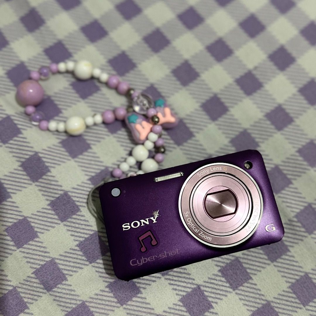 Sony Cybershot WX5 (Category: Cameras) located in Makati City. Submitted by mango_xx (Listing ID 1469915296, Image 1). Description: Includes: 1 battery 1 charger Camera case Connector New 32GB memory card This unit is in Japanese but you can use translations to navigate through the device settings. No functional issue. .