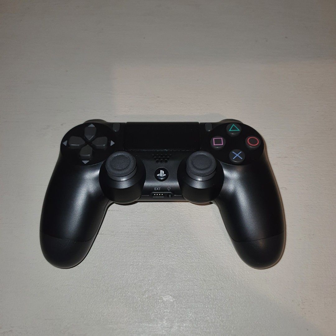 Sony dualshock 4 ds4 ps4 controller (Category: Craft Supplies & Tools) located in Manila. Submitted by d_real_deal (Listing ID 1469936971, Image 1). Description: .