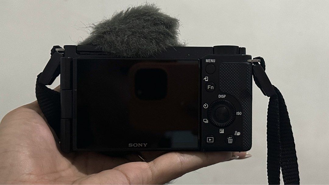 Sony ZV-E10 (Category: Cameras) located in Antipolo. Submitted by kikiwannakaykay (Listing ID 1469816993, Image 2). Description: UNIT: Sony ZV-E10 Price: 35,000 but still negotiable Inclusions: * Sony ZV-E10 body * Sony E PZ 16-50mm F3.5-5.6 OSS power zoom lens * 1 Battery * Detachable microphone * Camera Original Charger * Original Box * Small & Big (New) Camera Bag * Sony Tote Bag Condition: Good as new and barely used. No performance issue. Mi