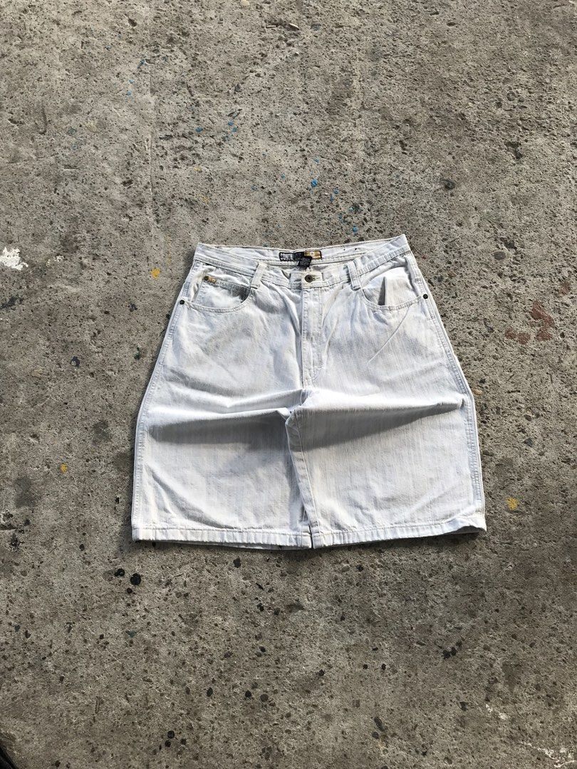 South pole yellow tab (Category: Shorts) located in Talisay. Submitted by abneralamo (Listing ID 1469878973, Image 2). Description: Vintge South pole y2k jorts Size 36.