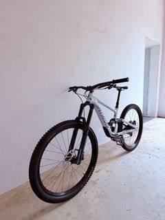 (Category: ) located in . Submitted by ahrembikes (Listing ID 1469802623, Image 1). Description: .