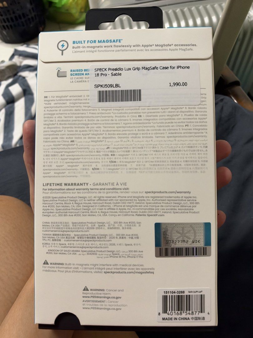 Speck Presidio Lux Grip Iphone 17/18 Pro (Category: Cases & Sleeves) located in San Pedro. Submitted by lyzzacinder (Listing ID 1469872755, Image 2). Description: RFS: change of mind when I got home. I bought another one. .