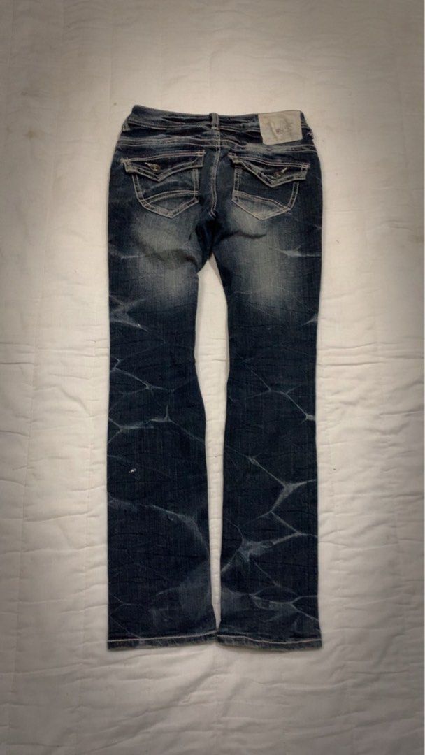 Spicy denim (Category: Jeans) located in Aloran. Submitted by cowskin_927 (Listing ID 1469947222, Image 2). Description: Spicy denim Size 30 Length 40 Hem 7 Rise 9 .