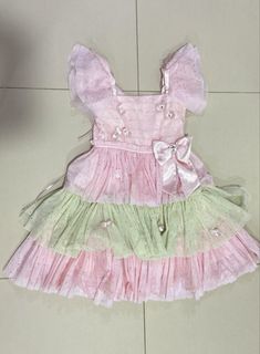 (Category: ) located in . Submitted by revolveisland (Listing ID 1469892775, Image 1). Description: .