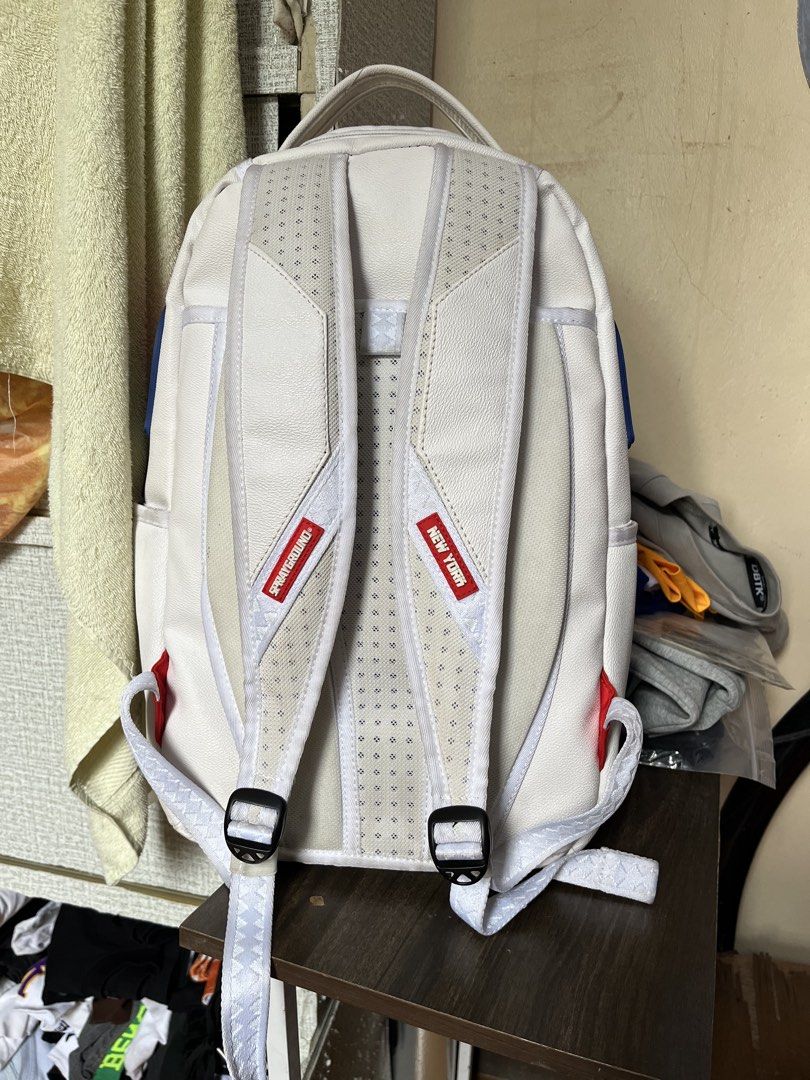 SPRAYGROUND AUTHENTIC (Category: Backpacks) located in Caloocan City. Submitted by cedricrose18 (Listing ID 1469834282, Image 2). Description: 3500 NEGOTIABLE DM LANG PO RFS : BIBILI NG ELITE BAG.