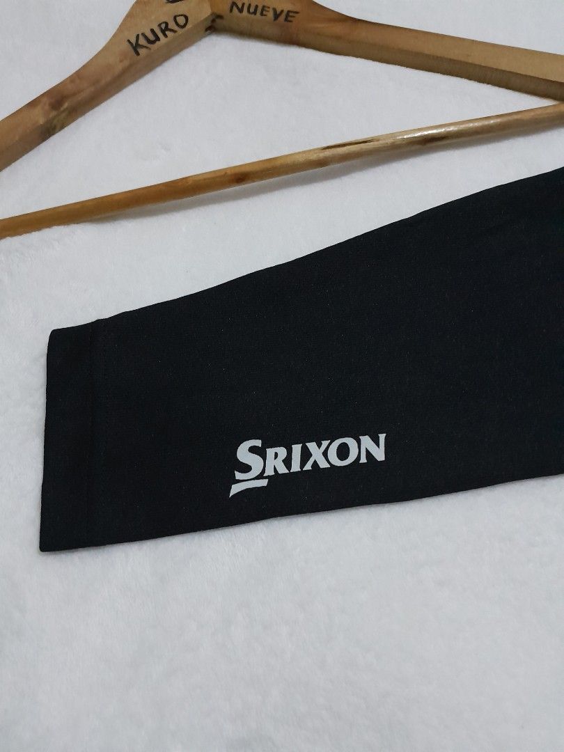 Srixon long sleeves (Category: Coats, Jackets and Outerwear) located in Lucena. Submitted by kuronueve0909 (Listing ID 1469881009, Image 3). Description: Srixon LS Size: large Width: 20.5 Length: 28 Color: black Price: ₱680 No issue ✅️ Ready to wear ✅️.
