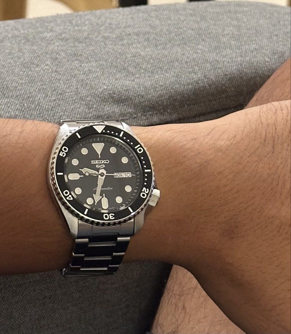 SRPD55 complete, box and warranty card (Category: Men's Watches) located in Manila. Submitted by lzerjan2190522 (Listing ID 1469880797, Image 1). Description: SRPD55 complete, box and warranty card Bought 2026 RFS malaki sakin, bibili ng mas maliit.