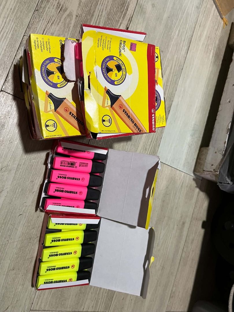 STABILO BOSS HIGHLIGHTER (Category: Looking For) located in Caloocan City. Submitted by goldenfire.111676 (Listing ID 1469884936, Image 2). Description: 📢 FOR SALE: STABILO BOSS ORIGINAL PINK HIGHLIGHTER — BRAND NEW! 💗 ✅ Original STABILO BOSS ✅ Pink color ✅ 6 BOXES AVAILABLE ✅ 10 PCS bawat box — total 60 pcs ✅ Bago at hindi pa nagagamit! 💰 ₱200 per box 🔥 ₱1,100 na lang kapag kukunin lahat ng 6 boxes! Negotiable sa sure buyer. Perfect para sa 