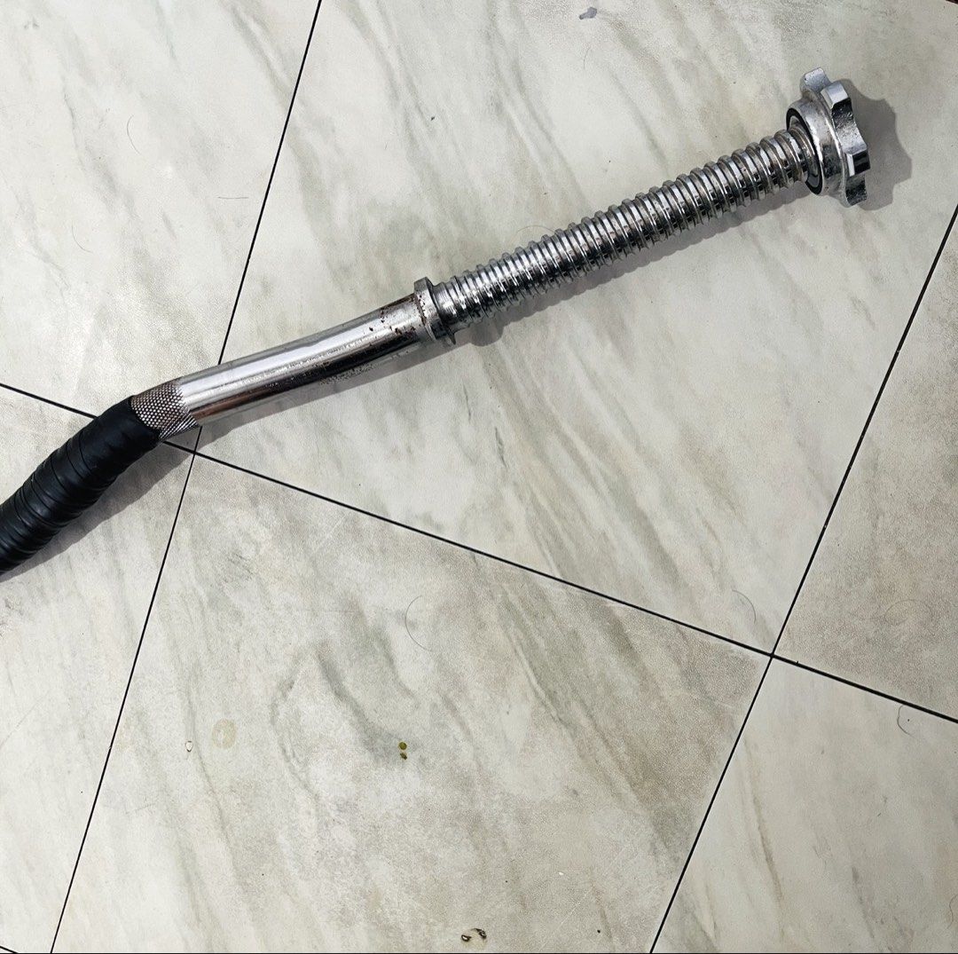 Standard Curl Bar 4 Feet- used (Category: Other Sports Equipment and Supplies) located in Quezon City. Submitted by akieo (Listing ID 1469871388, Image 2). Description: Standard Curl Bar 4 Feet Used- good condition Used at home gym only - Price 600 only❗️ Qc Shipping available .