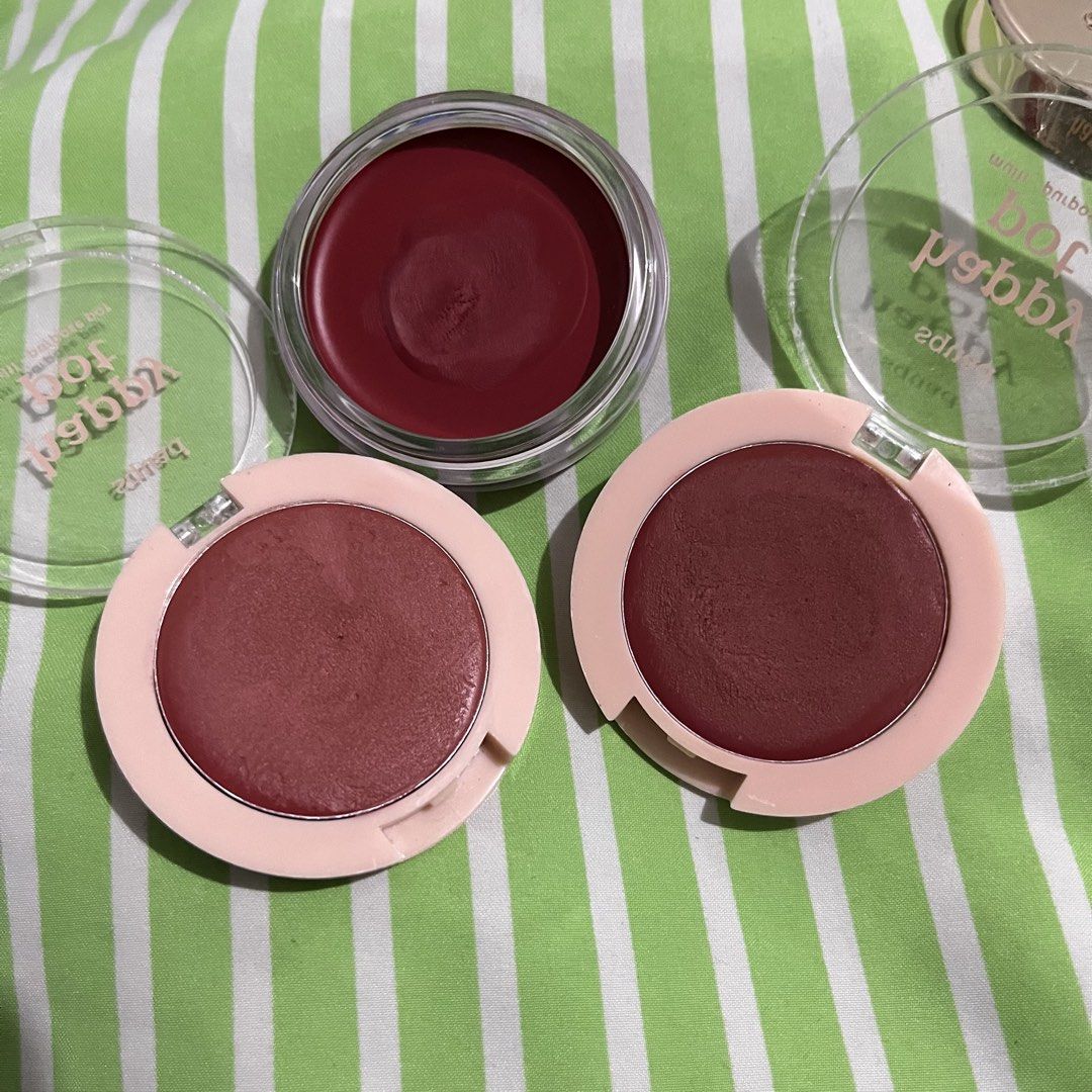 Strokes Crush Blush & Squad Cosmetics Happy Pot Blush (Bundle) (Category: Makeup) located in Quezon City. Submitted by ayzria (Listing ID 1469859040, Image 2). Description: • Strokes Crush Blush in the shade Hottie • Squad Cosmetics Happy Pot Cream Blush in the shade Cheerleader & Ivy League Both were only swatched multiple times using clean hands. Never used with a brush or any other tools. Still in good condition! RFS: It doesn’t match my shade