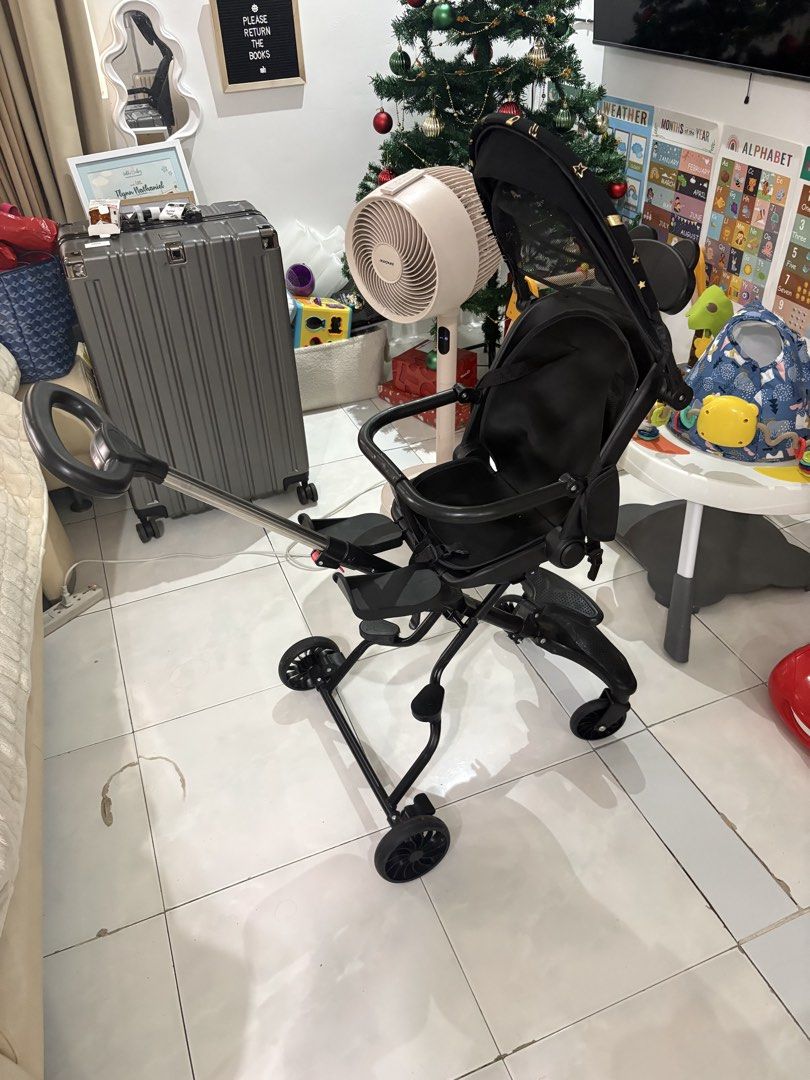 Stroller for baby (Category: Strollers) located in Antipolo. Submitted by fcfx08 (Listing ID 1469935640, Image 2). Description: Stroller for baby (6 months above) 1200 Marikina. Heights.