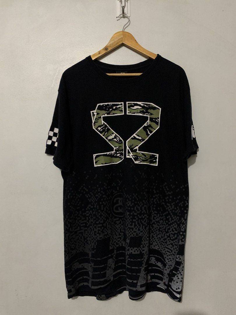Stussy 35 Reflectorize (Category: Tshirts & Polo Shirts ) located in San Juan City. Submitted by katchur.thirft (Listing ID 1469810182, Image 1). Description: L on tag 22 x 30 Minimal hairlines Still negotiable drop your offer.