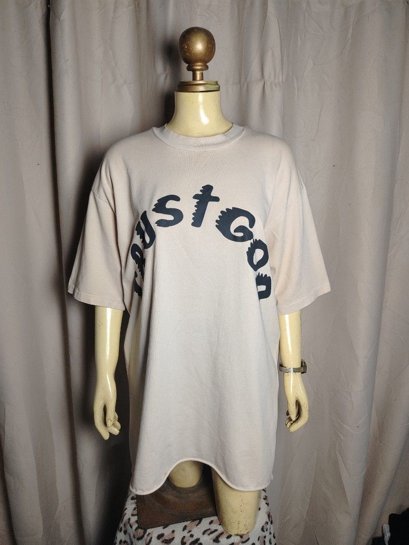 Sunday service (Category: Tshirts & Polo Shirts ) located in Roxas City. Submitted by hd_thriftshop (Listing ID 1469836484, Image 1). Description: Dimension 22.5 x 30.5 Large-xL.