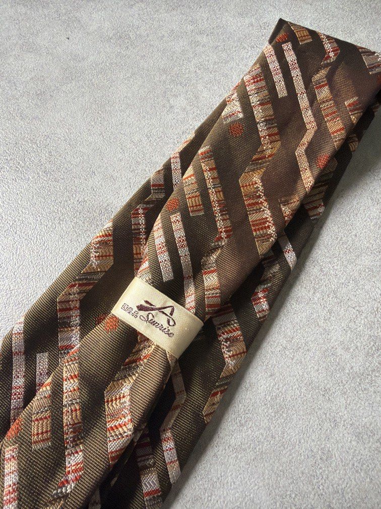 Sunrise japan necktie (Category: Ties) located in Pasig City. Submitted by chamoisee (Listing ID 1469818368, Image 2). Description: Sunrise japan necktie.
