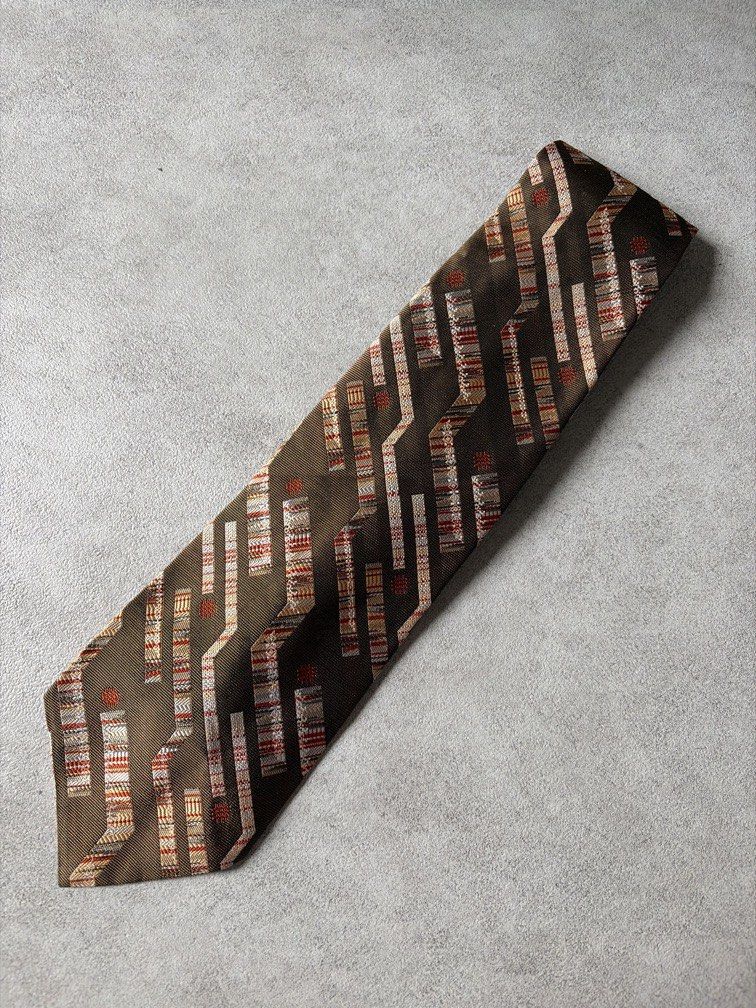 Sunrise japan necktie (Category: Ties) located in Pasig City. Submitted by chamoisee (Listing ID 1469818368, Image 1). Description: Sunrise japan necktie.