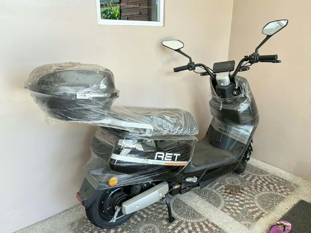 Super A Ebike 115 (Category: Bicycles) located in Baliuag. Submitted by ejidapatri23776 (Listing ID 1469876808, Image 2). Description: Meet the SUPER A E-BIKE 115 — designed for reliable performance, comfort, and everyday convenience. SUPER A E-BIKE 115 🔧𝘚𝘱𝘦𝘤𝘪𝘧𝘪𝘤𝘢𝘵𝘪𝘰𝘯𝘴: •Front: Hydraulic Disc brake •Rear: Mechanical Drum brake •Range: 35-45km •Tire: 3.00 X 10 Tubeless •Capacity: 250kg load weight •Battery: 60v/20ah Lead acid •Charg