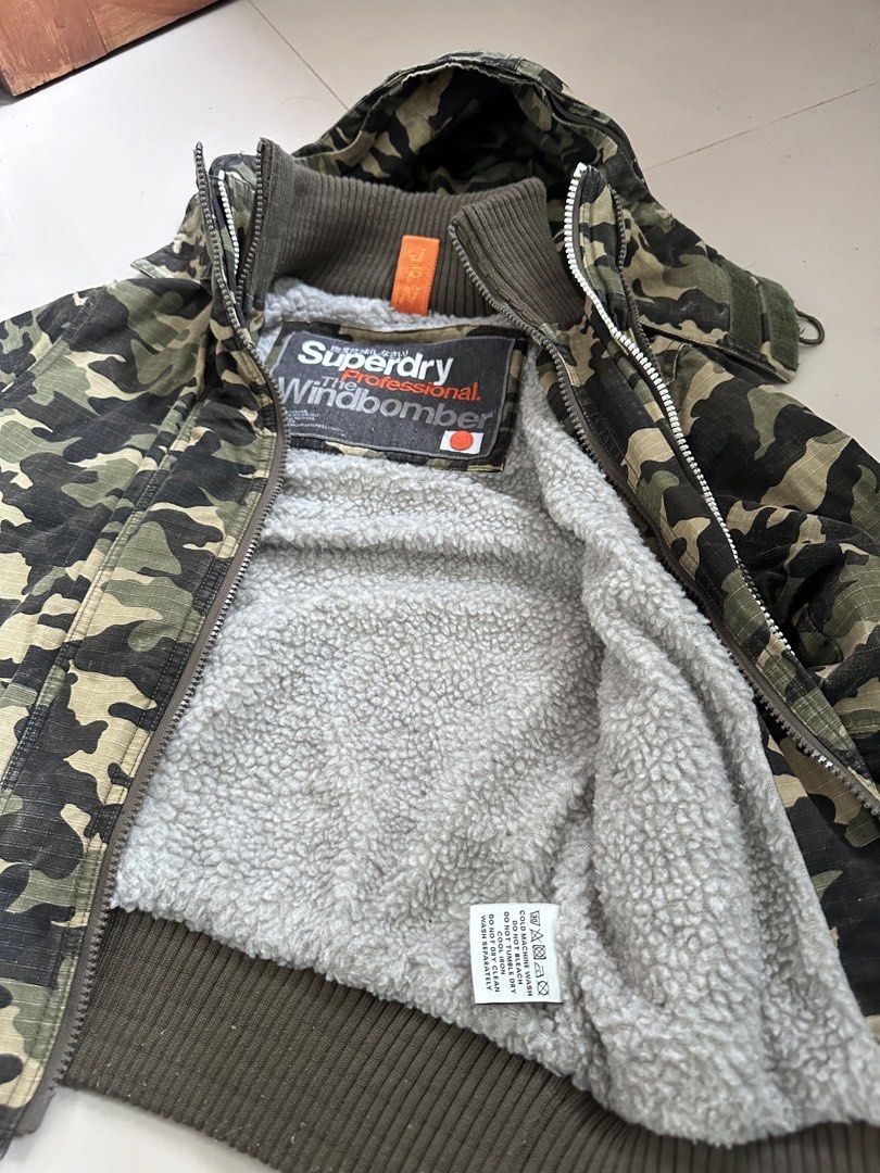 Superdry jacket hoodie (Category: Coats, Jackets and Outerwear) located in Manila. Submitted by nilodanzcuadra (Listing ID 1469815727, Image 3). Description: Size small Like brand new condition Loc: north caloocan.