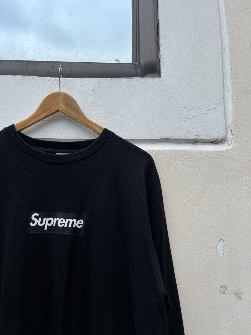 SUPREME BOX LOGO LONG SLEEVES (Category: Coats, Jackets and Outerwear) located in Baguio. Submitted by closetgc.clothingshop (Listing ID 1469793175, Image 2). Description: Supreme Box Logo L/S Guaranteed Authentic Size medium on tag , fits large Excellent condition .