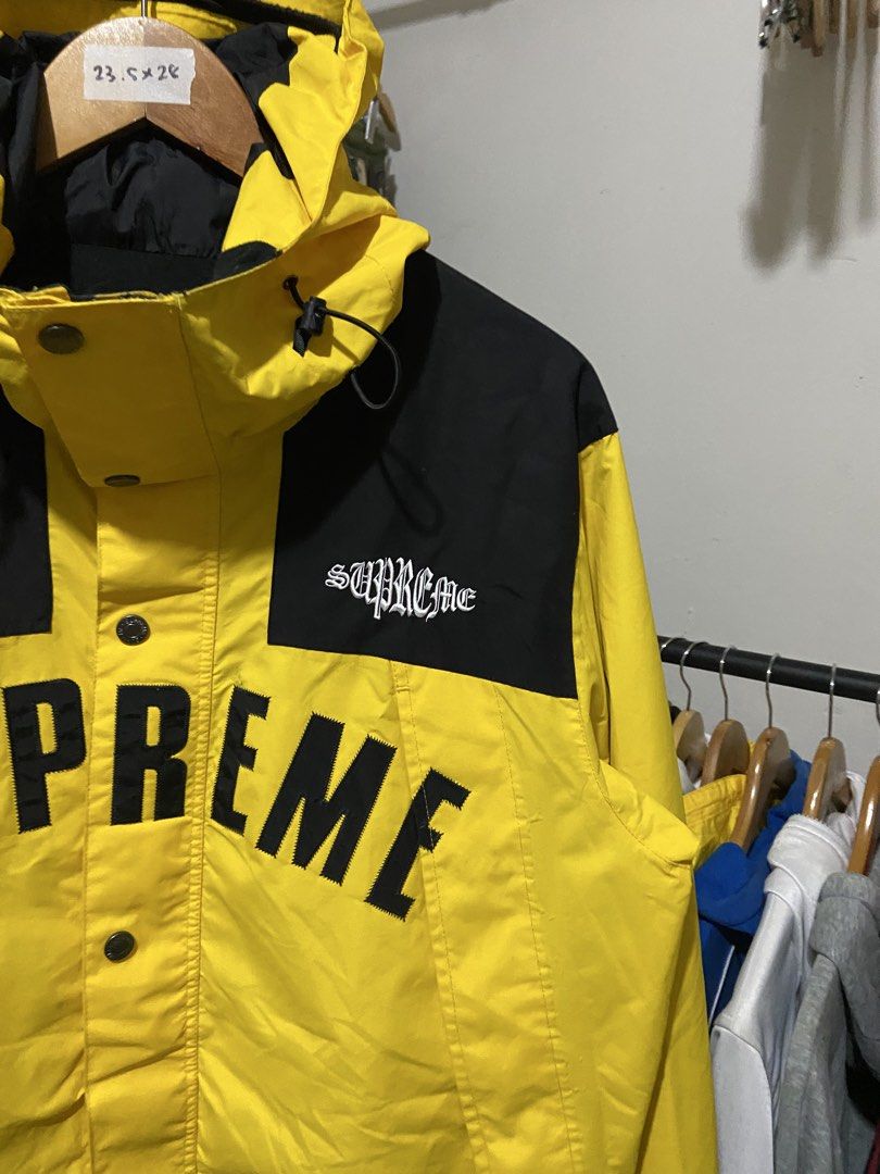 Supreme (wind breaker) (Category: Coats, Jackets and Outerwear) located in Cavite. Submitted by jayson_04 (Listing ID 1469874478, Image 3). Description: color rate: 9.5 condition: 9.5 dimes: 23.5x28.