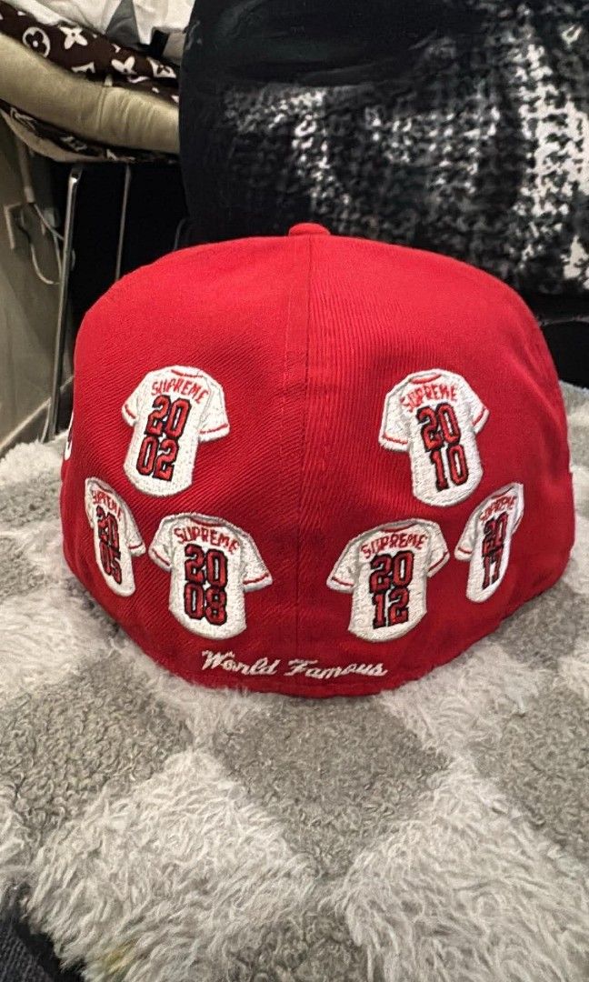 SUPREME X NEW ERA (Category: Caps & Hats) located in Tadian. Submitted by zeedrky27 (Listing ID 1469906415, Image 3). Description: No issue ready to ship 👌.