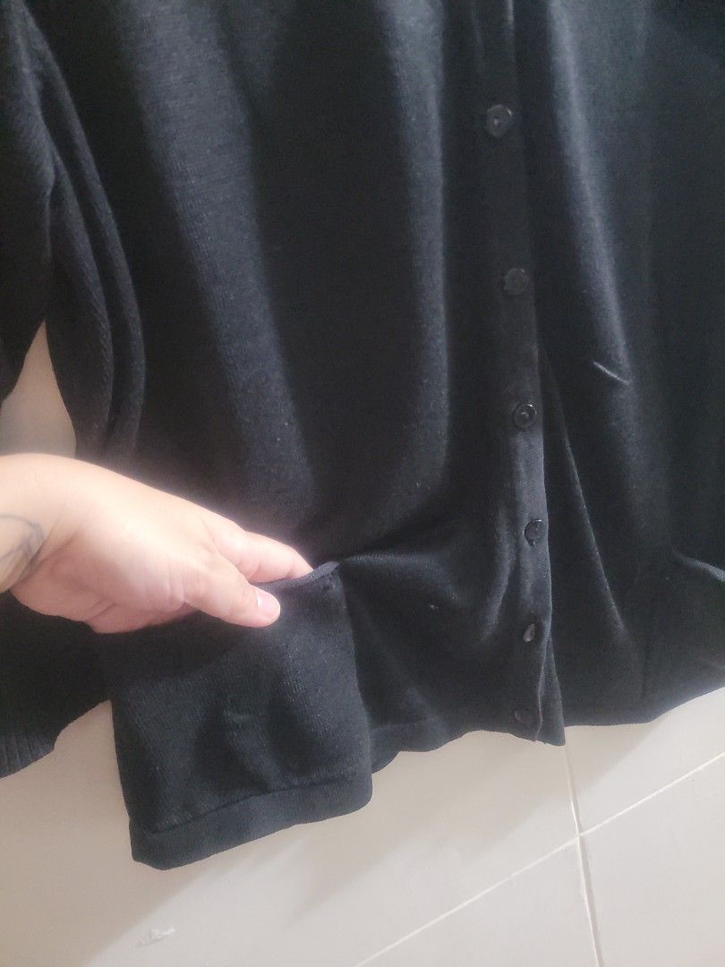 Sweater Collection Avenue Design Cardigan (Category: Blouses) located in Los Banos. Submitted by lopecruz (Listing ID 1469866385, Image 2). Description: 23"armpit lajd flat 25"length Large Like new, no flaws.