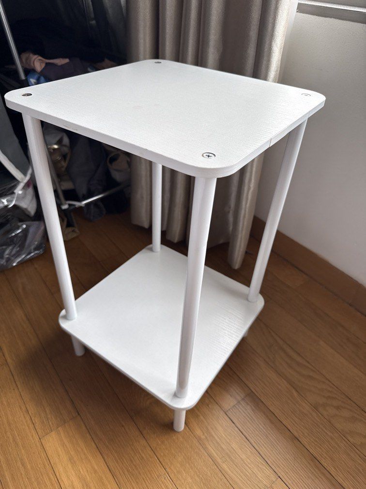 Table (Category: Tables & Sets) located in Singapore. Submitted by safeearth_b28e83 (Listing ID 1469811433, Image 3). Description: .