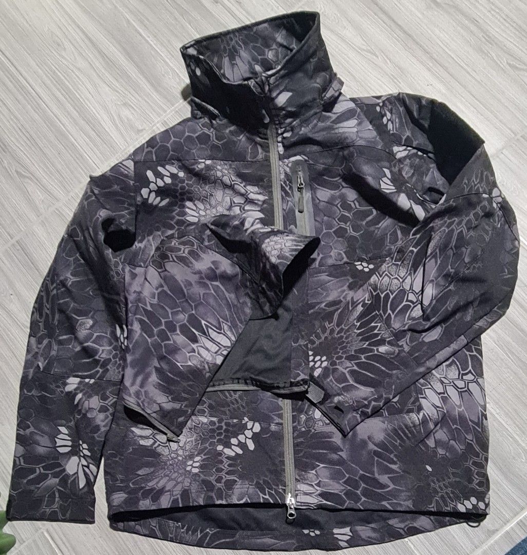 Tactical Camouflage Softshell Jacket With Detachable Hood (Category: Coats, Jackets and Outerwear) located in Marikina City. Submitted by reloved.closet26 (Listing ID 1469805188, Image 2). Description: never been worn bought in the USA negotiable .