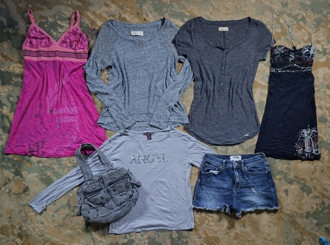 Take all for 3200 free shipping (Category: Dresses) located in Tagaytay City. Submitted by joselito_acosta (Listing ID 1469814933, Image 2). Description: Take all for 3200 free shipping Except sa batwing po. Lahat na po yan. Location: tagaytay Dm to purchase 📩 📩 📩.