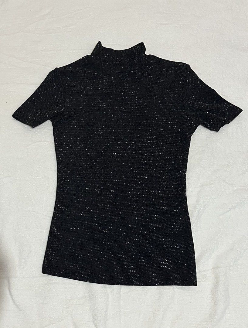 terranova glittery turtleneck (Category: Longsleeves) located in Manila. Submitted by yours_eventually (Listing ID 1469907881, Image 2). Description: - Brand: Terranova - Size: Small - Style: Short sleeve, mock neck turtleneck - Color: Black with all-over tiny silver sparkles - Material: Stretchy, snug fit - Condition: Great for evening wear and parties.