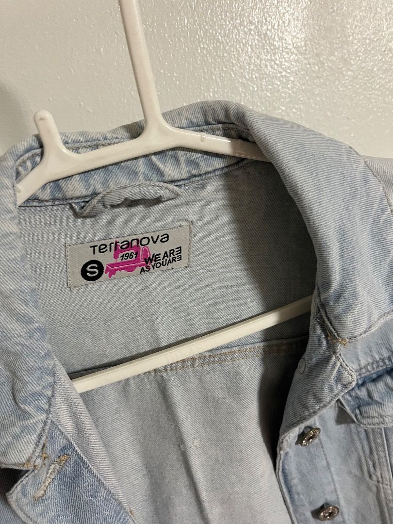 Terranova Light Wash Denim Jacket (Category: Coats, Jackets and Outerwear) located in Cabuyao City. Submitted by rdtrmt (Listing ID 1469866703, Image 3). Description: - Brand: Terranova - Style: Classic trucker denim jacket - Color: Light wash blue - Size: Small - Details: Button-up front, metallic hardware, dual chest flap pockets, structured collar.
