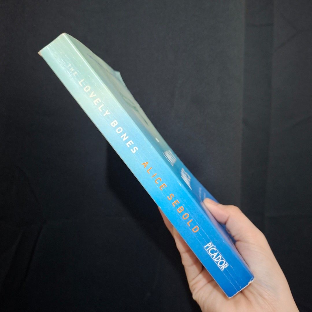 The Lovely Bones by Alice Sebold (Category: Storybooks) located in Marikina City. Submitted by hellobookish.ph (Listing ID 1469874149, Image 2). Description: GR⭐️ (2.4m ratings) Standalone Mystery, Fantasy, Thriller Paperback Preloved.
