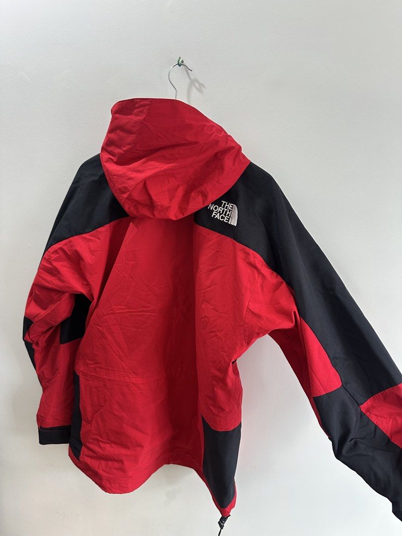 The North Face Gore-Tex Jacket (Category: Coats, Jackets and Outerwear) located in Baguio. Submitted by .daryl (Listing ID 1469868751, Image 3). Description: 24 width 31 length .