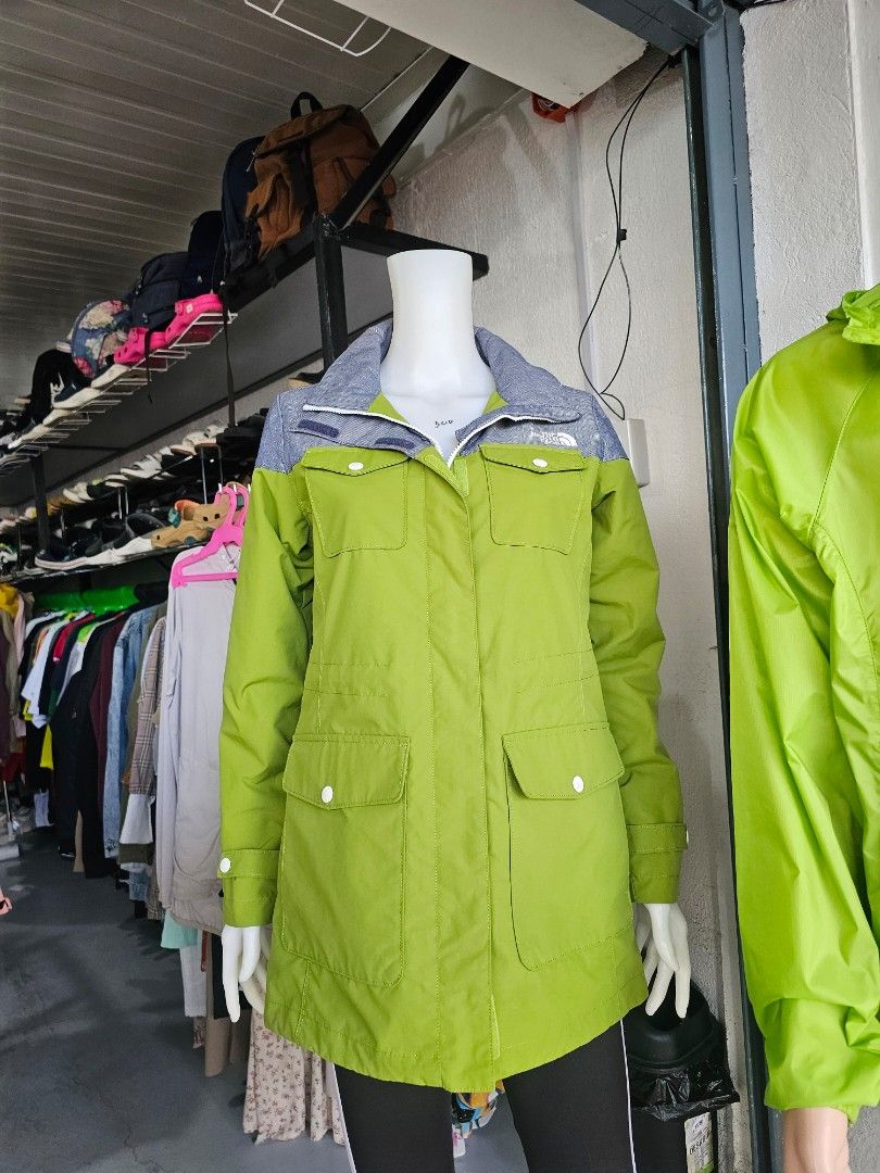 The North Face White Label Lundy Wind Jacket (Category: Coats, Jackets and Outerwear) located in Baguio. Submitted by kayeonlineshop (Listing ID 1469785880, Image 3). Description: green and grey The North Face White Label Lundy Wind Jacket (also known as a Randy Jacket).