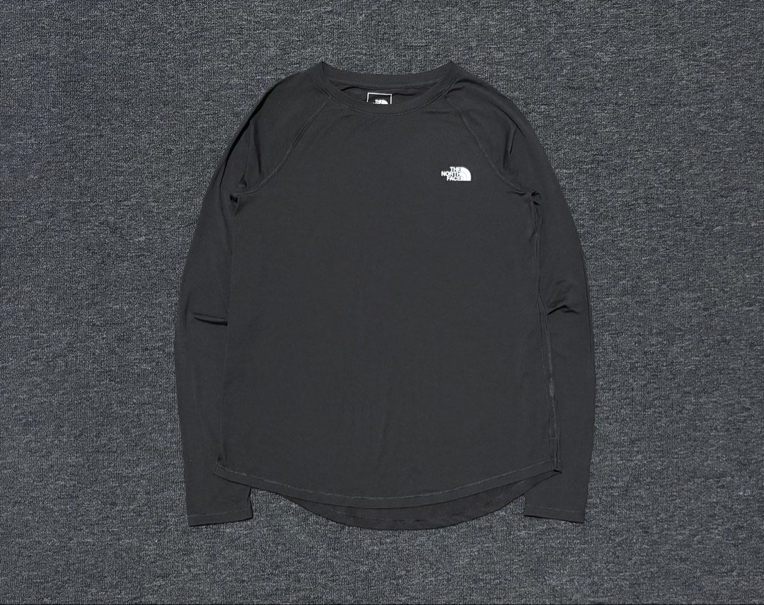THE NORTH FACE WOMENS ACTIVEWEAR LONGSLEEVE (Category: Activewear) located in Baras. Submitted by jnc__apparel (Listing ID 1469899732, Image 2). Description: 🏷️ THE NORTH FACE WOMENS ACTIVEWEAR LONGSLEEVE 📌 Dimes: 24.5L x 18W 📌 Size: S-M for womens 📌 Condition: Like new 📌 Color rate: 10/10 📌 Issue: None ✅ Washed and ready to wear .
