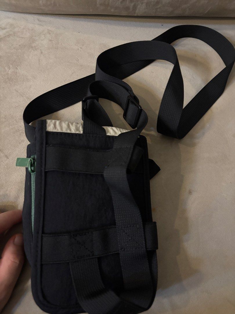 The Paper Bunny - Bottle Buddy (Ink) (Category: Cross-body Bags) located in Caloocan City. Submitted by everythingbagel67 (Listing ID 1469760285, Image 2). Description: Got this from Takashimaya, SG Used once for 2hrs lang lol.