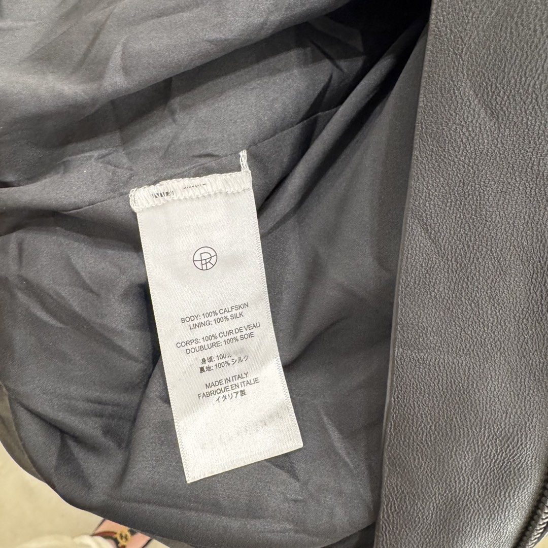 The Row (Category: Coats, Jackets and Outerwear) located in Daraga. Submitted by luxbicolph (Listing ID 1469867470, Image 3). Description: .