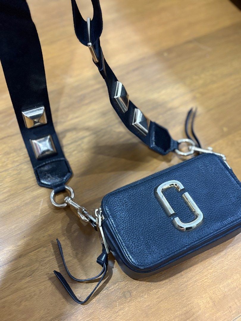 The snapchat marc jac0bs coded (Category: Cross-body Bags) located in Davao. Submitted by ememlou17 (Listing ID 1469888571, Image 3). Description: The snapchat marc jac0bs coded very makapal very mabigat.