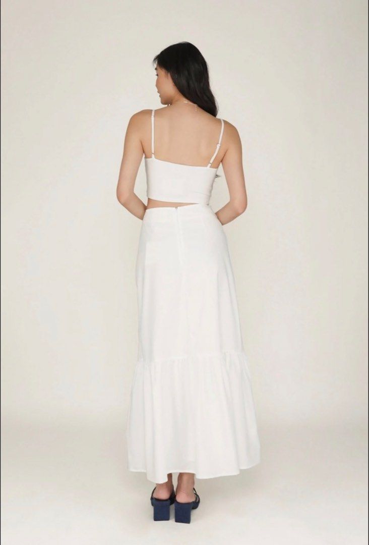 The Tinsel Rack Marelle Two Tier Skirt (Category: Sets or Coordinates) located in Valenzuela. Submitted by declutter203 (Listing ID 1469776788, Image 3). Description: - Like New - Waist: 24-25 inches - Bought for 1,600 MOP: Gcash/Maribank MOD: J&T or Grab/lalamove Tags: Zara, H&M, Love Bonito, Mango, Bershka, Uniqlo, GU, Topshop.