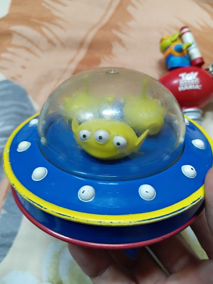 Three Eyed Alien from Toy Story (Category: Figurines & Statues) located in Quezon City. Submitted by coffeeyuki56158 (Listing ID 1469773179, Image 2). Description: Three Eyed Alien from Toy Story Movie sold as set po have scratches both po pero ok pa naman , hindi na working mga gimmick like yung ilaw sa keychain and yung sa ufo hindi na gumagana yung wind up gimmick nya , good for display purpose or add sa inyong toy story collection po check al
