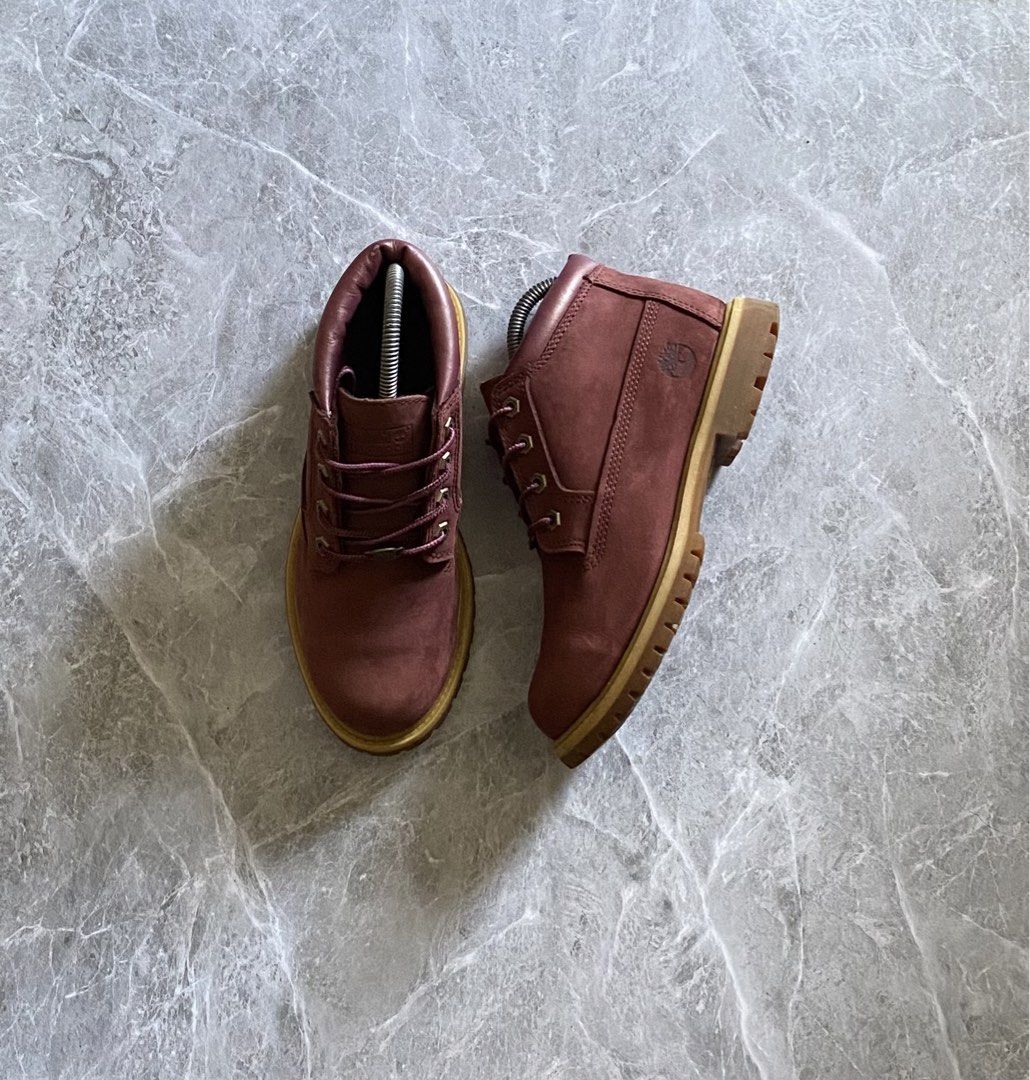 Timberland Nellie Waterproof chukk (Category: Boots) located in San Carlos. Submitted by ddri.pshop (Listing ID 1469841763, Image 1). Description: size 37.5 / 23.5 cm.
