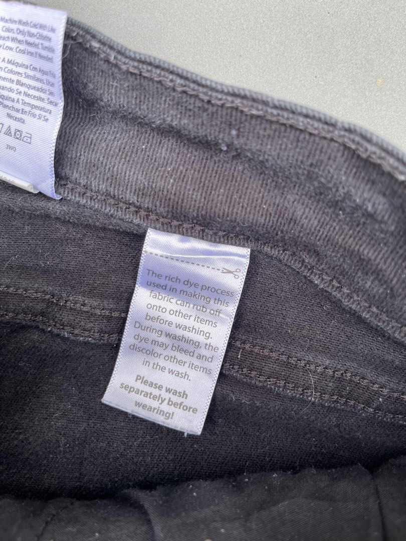 TIME & TRU DENIM SHORT (Category: Shorts) located in Quezon City. Submitted by kentstuff (Listing ID 1469899799, Image 3). Description: TIME & TRU Waist: 32-36 Length: 18 Leg opening: 9.5 Condition: Excellent CR: 9/10 Issue: ❌ DISCLAIMER: This is a thrifted item. All brands, logos, and trademarks belong to their rightful owners. We’re here to rehome great pieces — no brand affiliation intended.